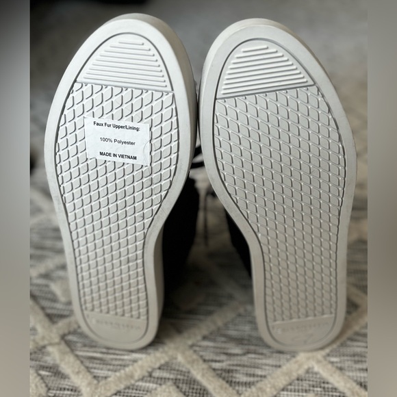 NWOT UGG KOOLABURRA SUNDELL BLACK FUZZ CHUCKA ANKLE BOOTS FAUX FUR SZ 9 - Picture 5 of 13